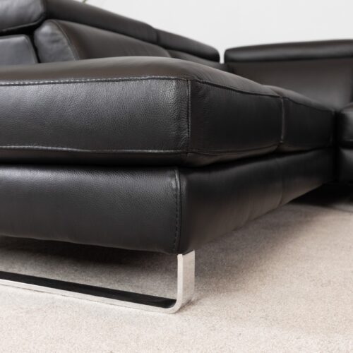 Da Vinci Italian Corner Suite with Left Hand Chaise in Black Leather